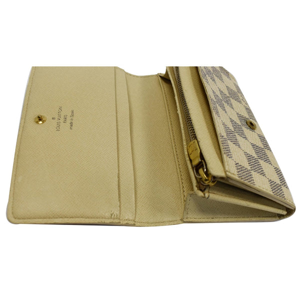 Louis Vuitton Zippy Damier Azur Wallet White - opened view