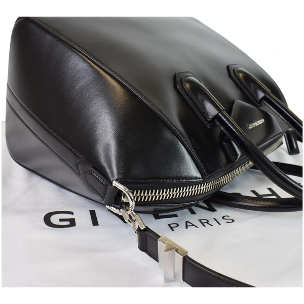 GIVENCHY Antigona Medium Leather Shoulder Bag Black