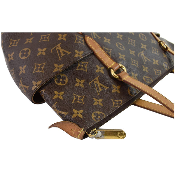 LOUIS VUITTON Totally MM Monogram Canvas Shoulder Bag Brown