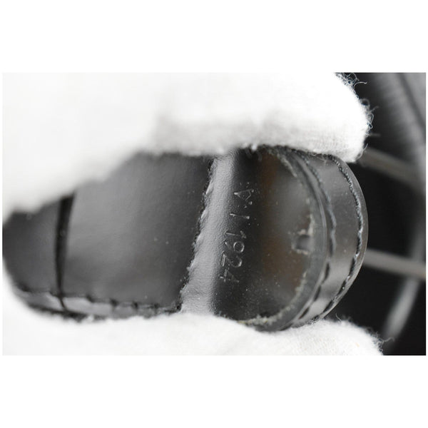 LOUIS VUITTON Sac D'Epaule PM Epi Leather Bucket Bag Black