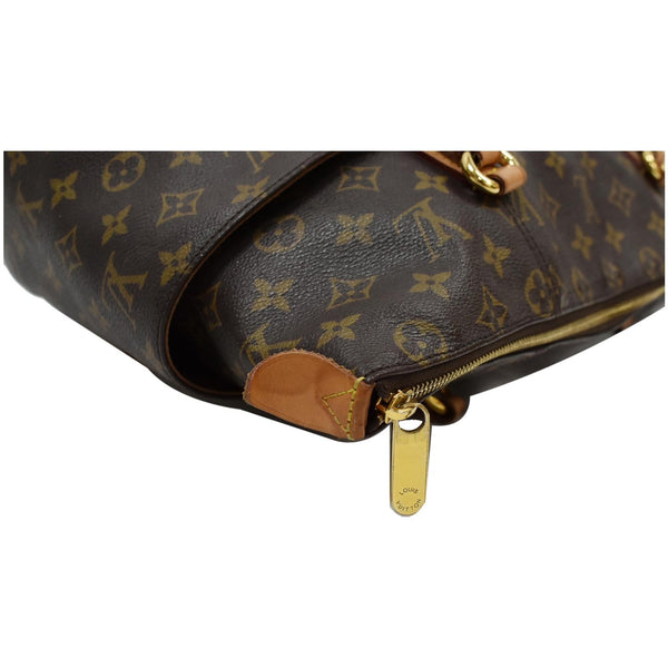 LOUIS VUITTON Totally MM Monogram Canvas Shoulder Bag Brown
