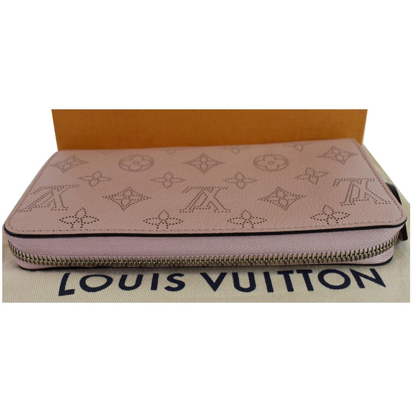 LOUIS VUITTON Mahina Leather Zippy Wallet Magnolia