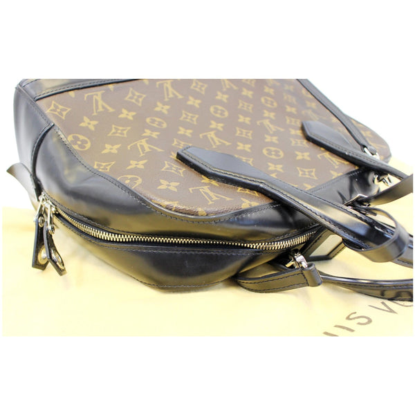 Louis Vuitton Dora MM - Lv Monogram Shoulder Handbag leather