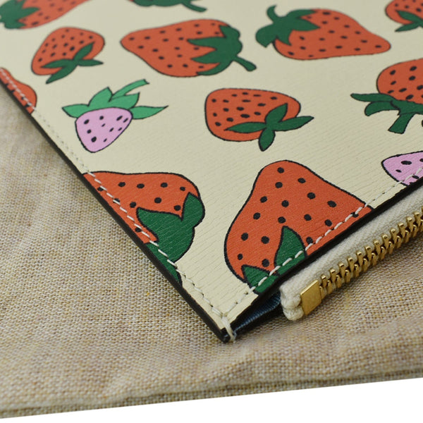 GUCCI Zumi Strawberry Printed Leather Pouch Multicolor 570728