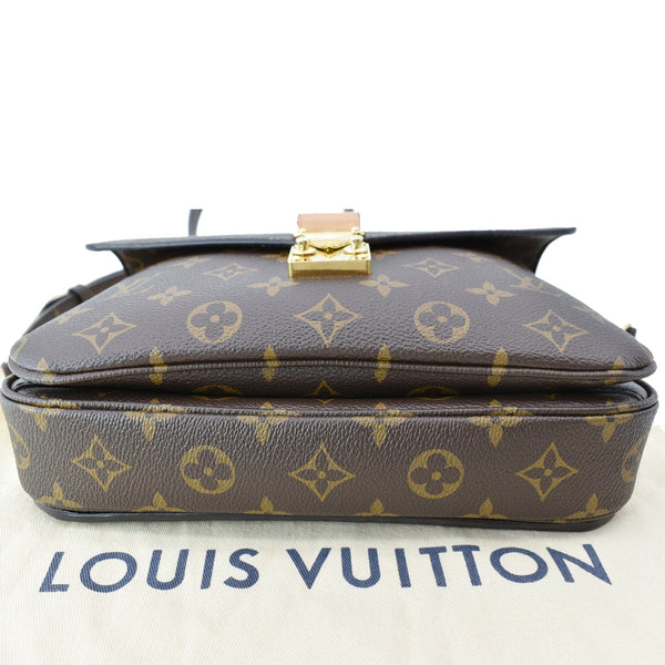 LOUIS VUITTON Metis Pochette Monogram Canvas Crossbody Bag Brown