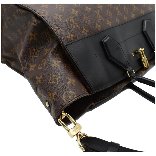 Louis Vuitton City Steamer XXL Leather Shoulder Bag - corner view
