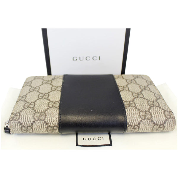 Gucci Wallet GG Supreme Monogram Zip Around - bottom view