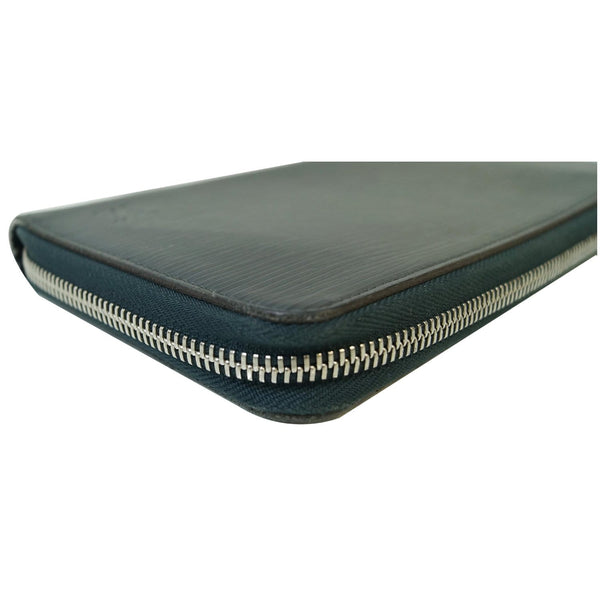 Louis Vuitton Zippy Organizer closed zip