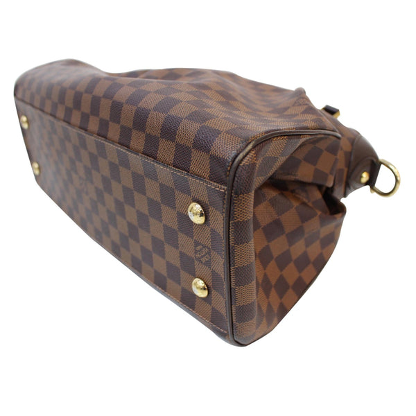 roght corner look LV Trevi GM crossbody Bag