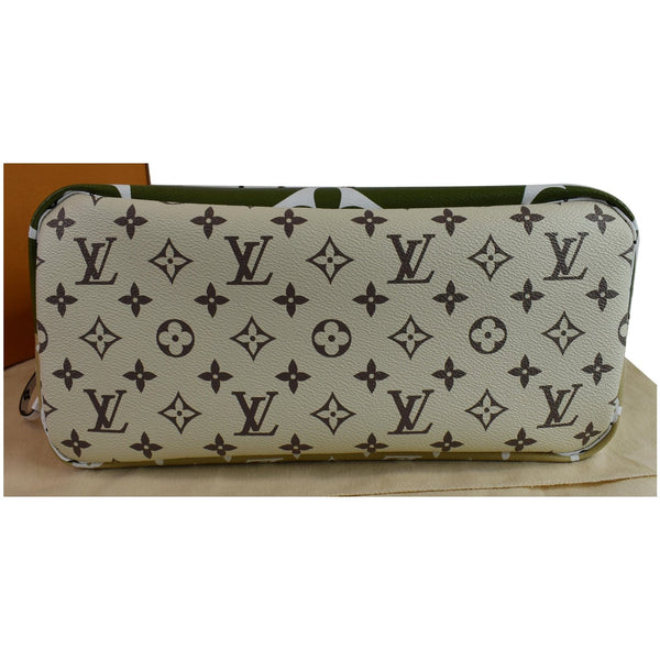 Louis Vuitton Giant Neverfull MM Monogram Canvas Bag - flat base