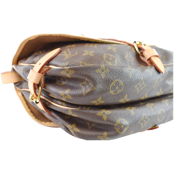 Louis Vuitton Saumur 30 Shoulder Bag bottom corner
