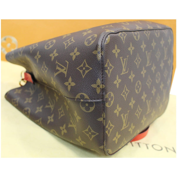 seams lv NeoNoe Monogram Canvas Shoulder Bag