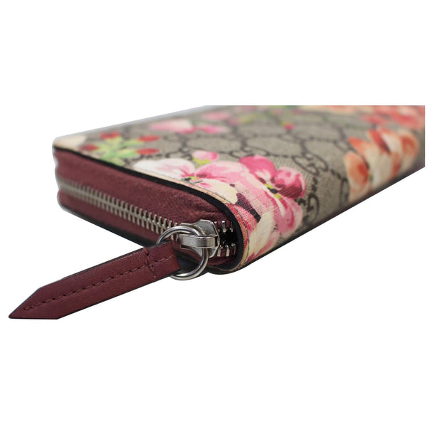 GUCCI GG Blooms Supreme Canvas Zip Around Wallet Beige/Ebony 404071