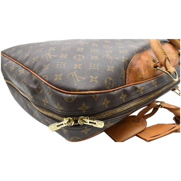 Lv Alize 1 Poche Soft Monogram Canvas Bag - side closed zip