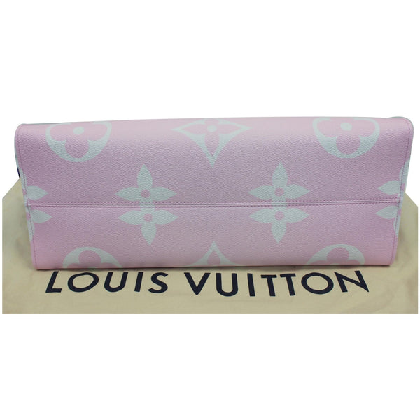 Louis Vuitton Escale Onthego GM Monogram Shoulder Bag pink