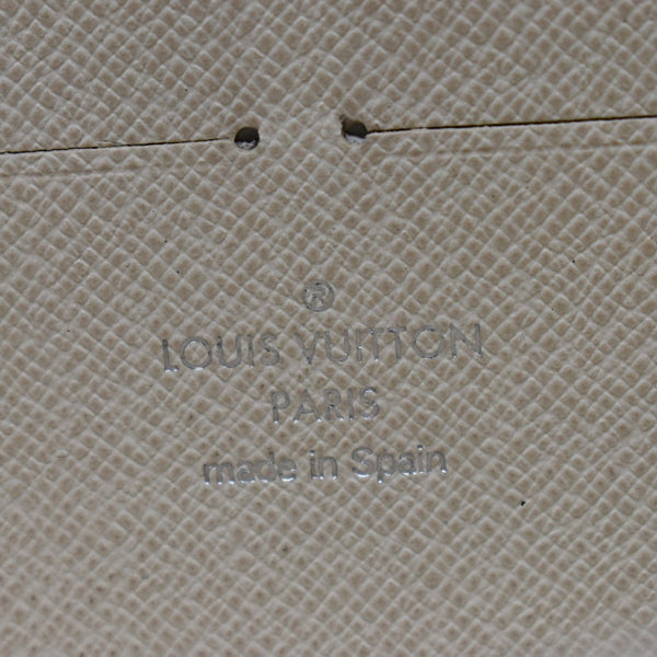 LOUIS VUITTON Epi Leather Zippy Wallet Ivory