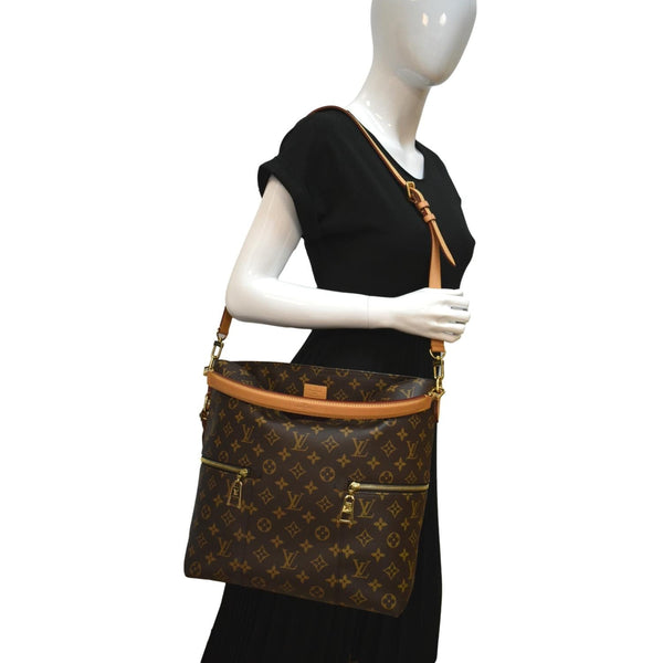LOUIS VUITTON Melie Monogram Canvas Hobo Bag Brown