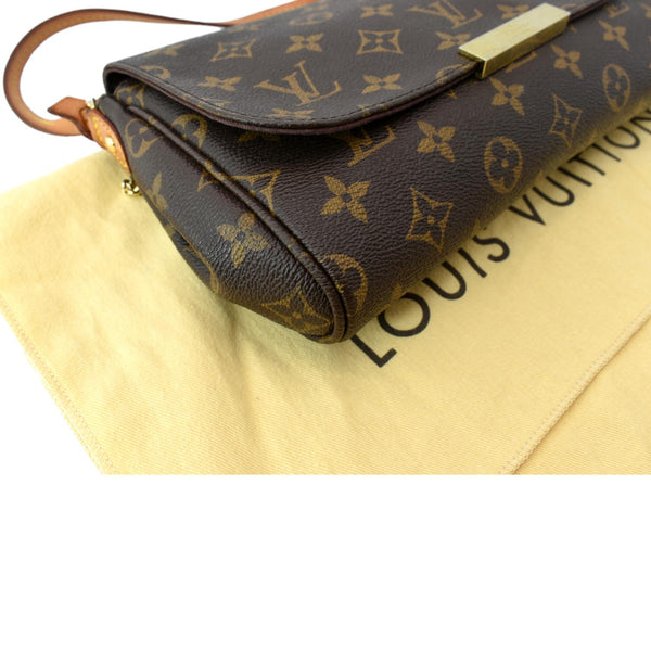 LOUIS VUITTON Favorite MM Monogram Canvas Crossbody Bag Brown