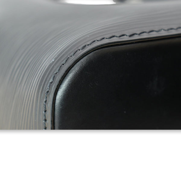 LOUIS VUITTON NeoNoe MM Epi Leatehr Shoulder Bag Black