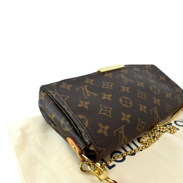 LOUIS VUITTON Favorite MM Monogram Canvas Crossbody Bag Brown