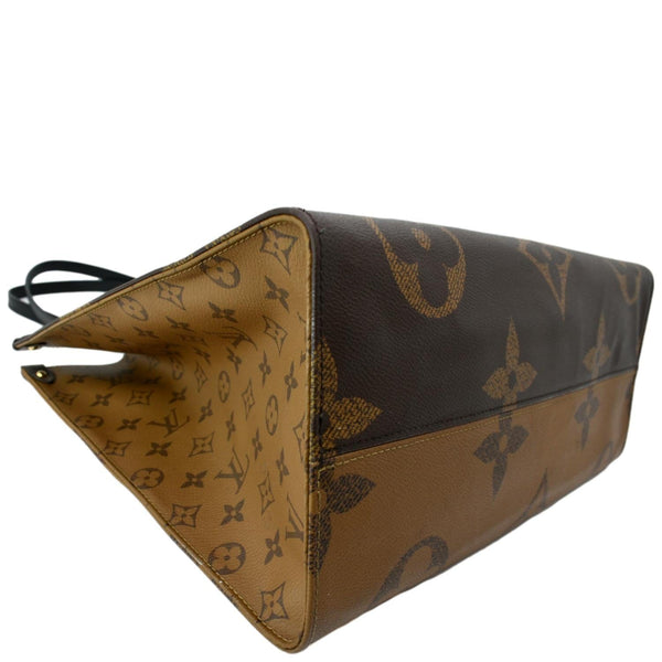 LOUIS VUITTON Onthego GM Giant Monogram Canvas Tote Shoulder Bag Brown