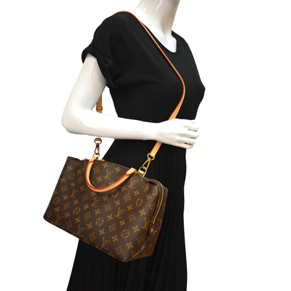 Louis Vuitton Petit Palais Monogram Canvas Shoulder Bag