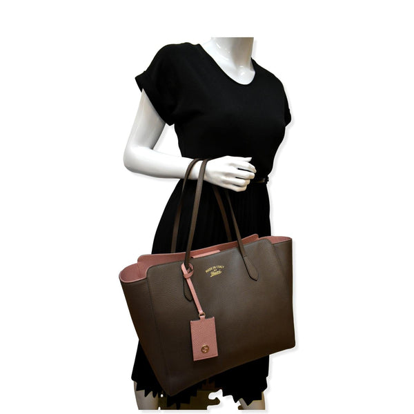 Gucci Swing Medium Pebbled Leather Tote Bag Taupe