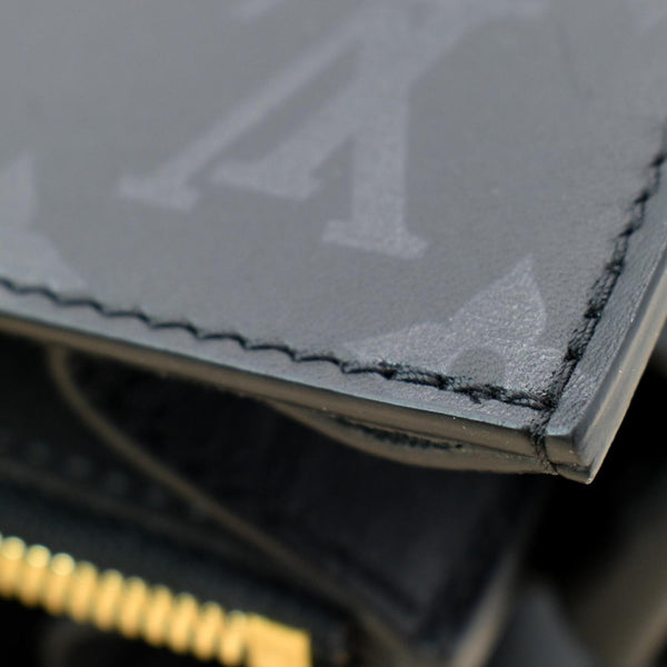 LOUIS VUITTON Very Tote MM Monogram Cuir Plume Shoulder Bag Noir Black