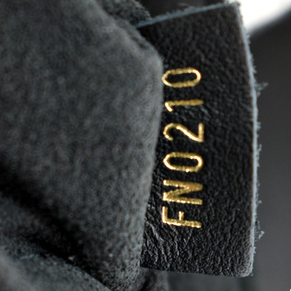 LOUIS VUITTON New Wave Chain MM Calfskin Leather Shoulder Bag Black