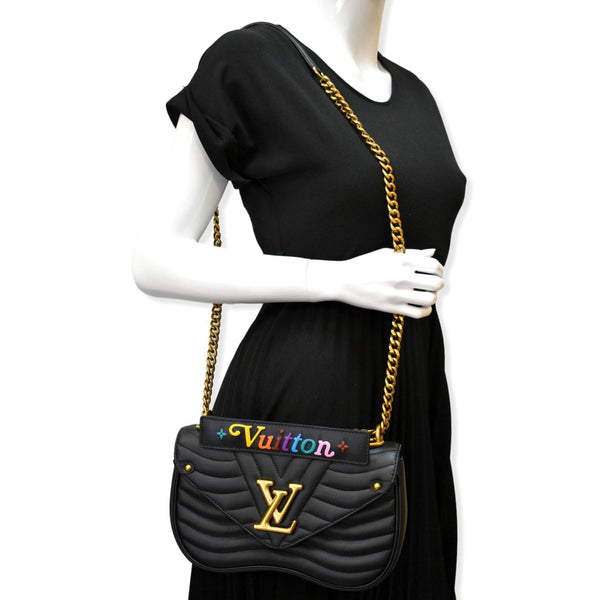 LOUIS VUITTON New Wave Chain MM Calfskin Leather Shoulder Bag Black