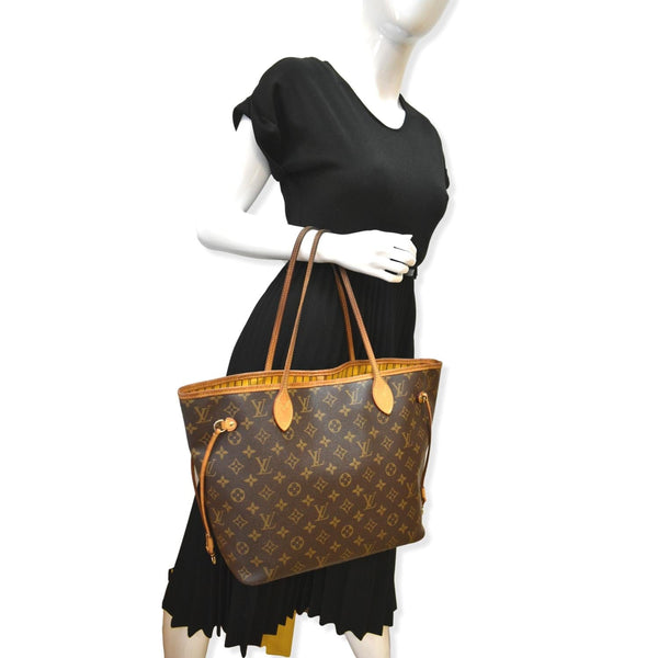 LOUIS VUITTON Neverfull MM Monogram Canvas Shoulder Bag Brown