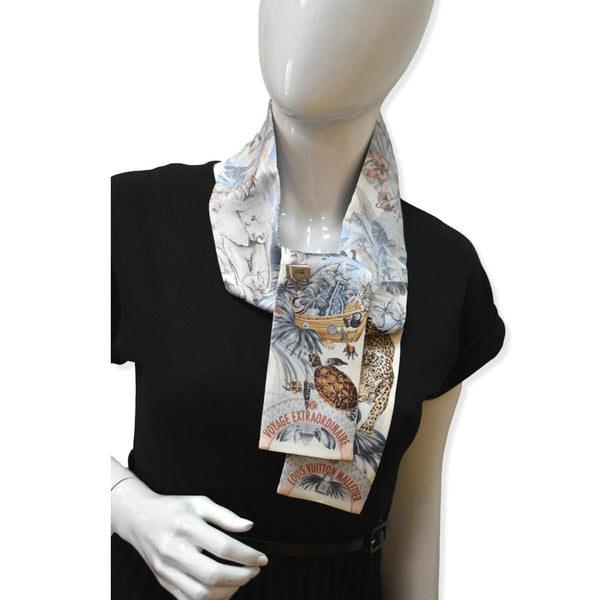 LOUIS VUITTON Voyage Extraordinaire Silk Bandeau