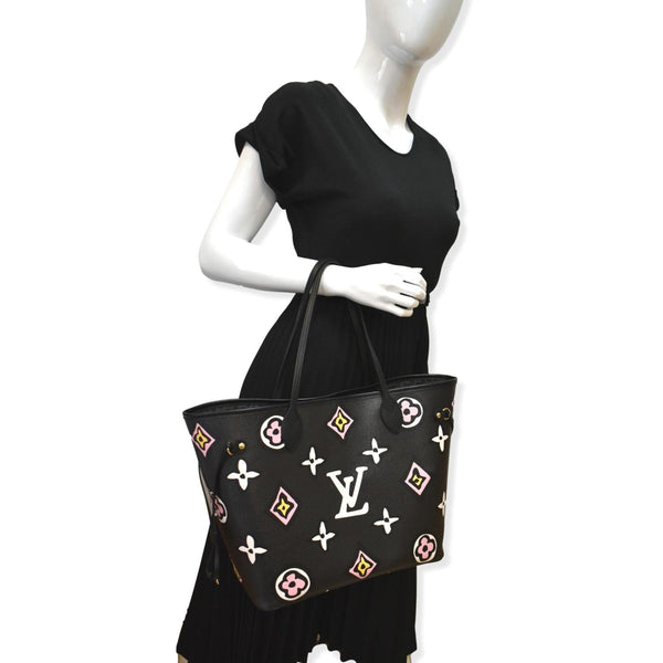 Louis Vuitton Neverfull MM Wild At Heart Monogram Giant Tote Bag Black