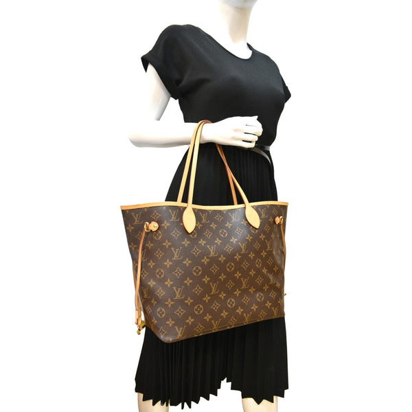 LOUIS VUITTON Neverfull MM Monogram Canvas Tote Bag Brown