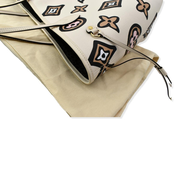 LOUIS VUITTON Neverfull MM Wild At Heart Monogram Canvas Tote Bag Cream
