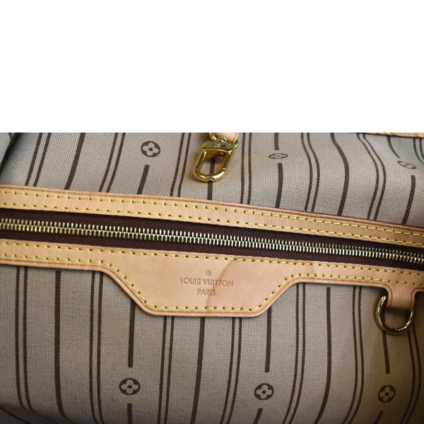 LOUIS VUITTON Delightful MM Monogram Canvas Hobo Bag Brown