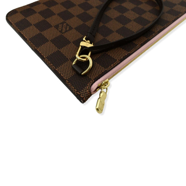 LOUIS VUITTON Neverfull Damier Ebene Pochette Wristlet Pouch Rose Ballerine