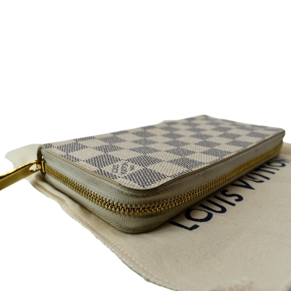 LOUIS VUITTON Damier Azur Zippy Wallet White