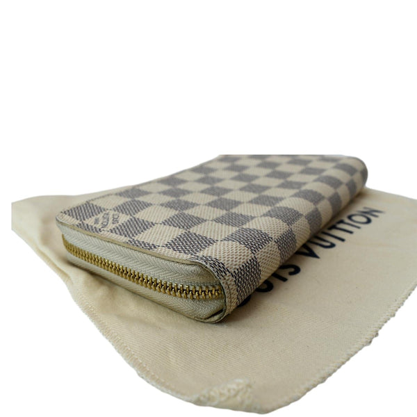 LOUIS VUITTON Damier Azur Zippy Wallet White