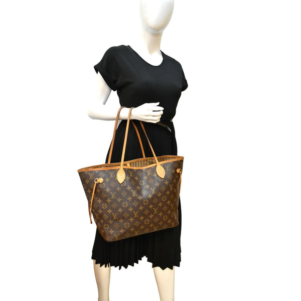 LOUIS VUITTON Neverfull MM Monogram Canvas Tote Bag Brown