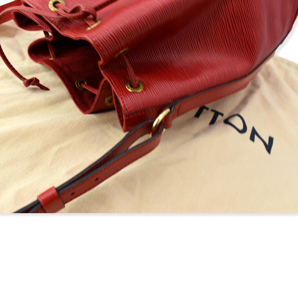 LOUIS VUITTON Noe Large Epi Leather Shoulder Bag Red