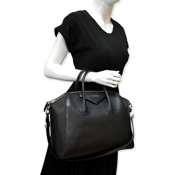 GIVENCHY Antigona Medium Goatskin Leather Shoulder Bag Black