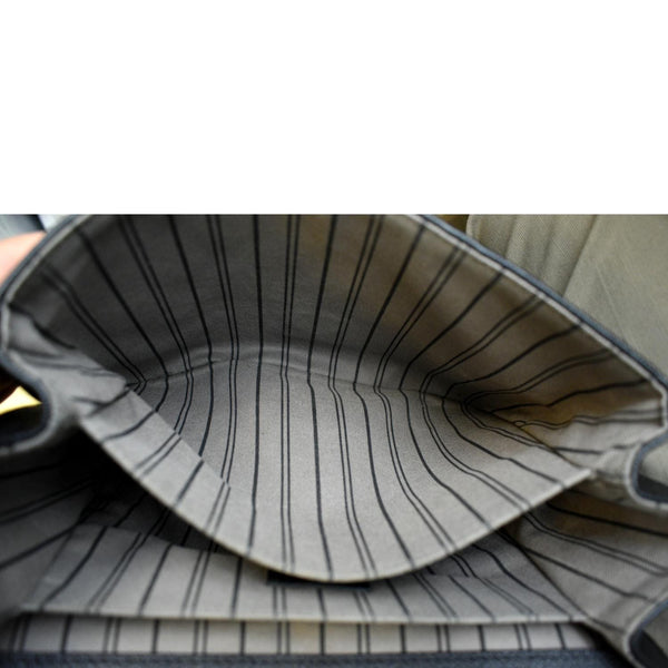 LOUIS VUITTON Metis Pochette Empreinte Leather Crossbody Bag Black