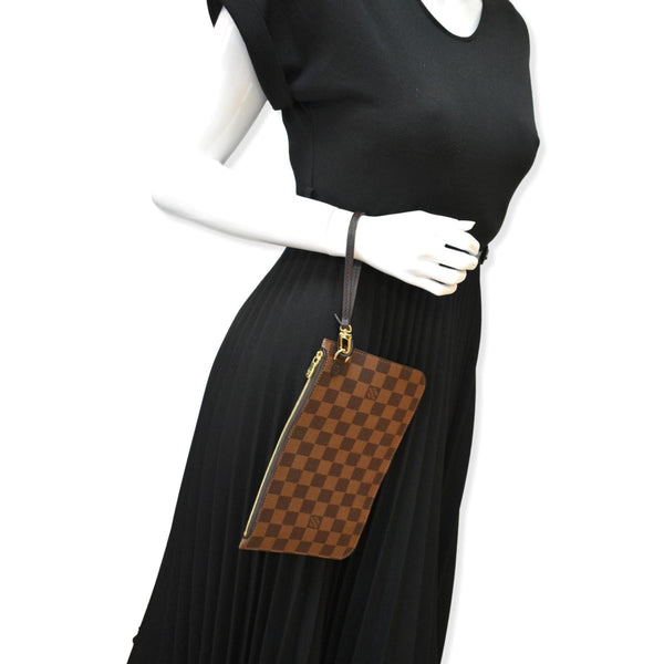 LOUIS VUITTON Neverfull Damier Ebene Pochette Wristlet Pouch Brown