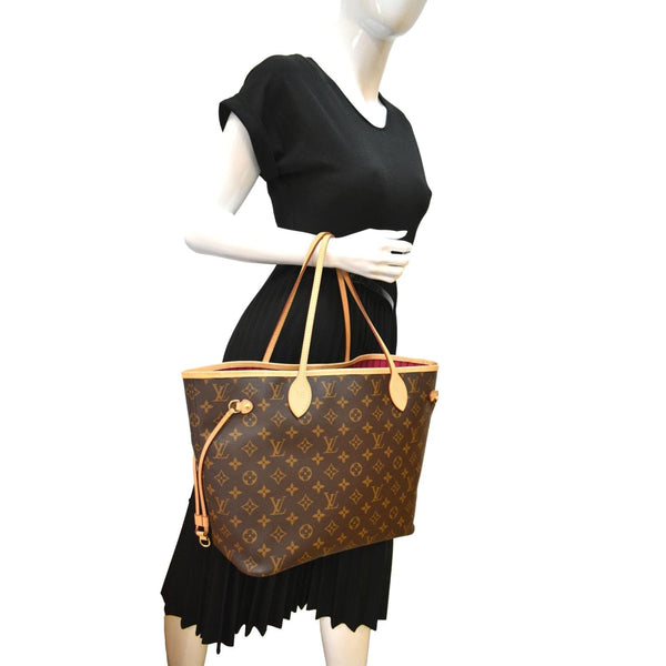 LOUIS VUITTON Neverfull MM Monogram Canvas Tote Bag Brown