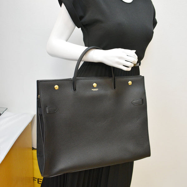 BURBERRY Large Title Leather Tote Bag Black