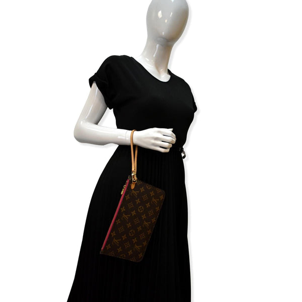 LOUIS VUITTON Neverfull Monogram Canvas Pochette Wristlet Pouch Brown