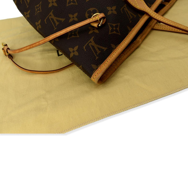LOUIS VUITTON Neverfull MM Monogram Canvas Tote Bag Brown