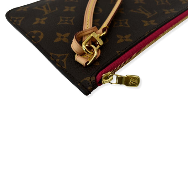 LOUIS VUITTON Neverfull Monogram Canvas Pochette Wristlet Pouch Brown