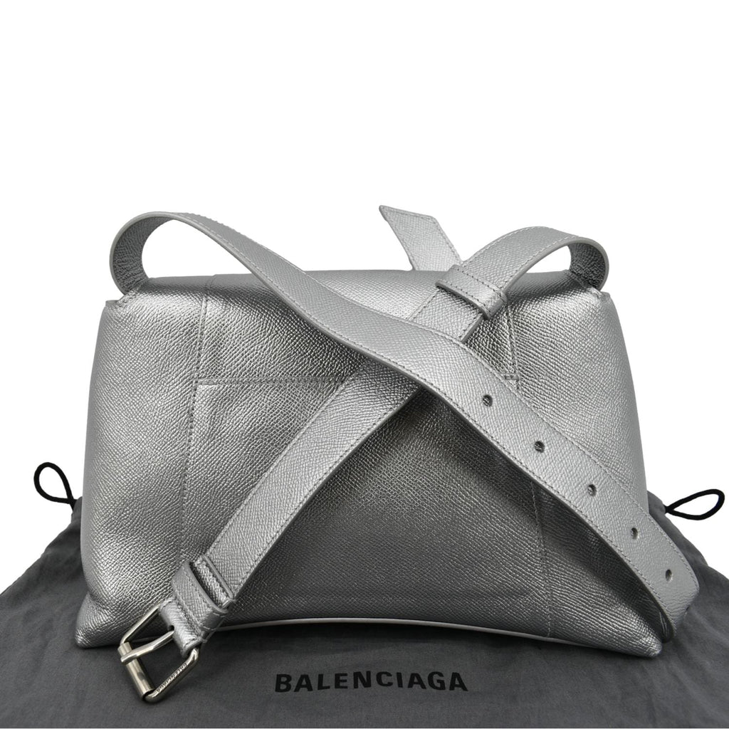 Treize Leather Shoulder Bag Metallic Silver
